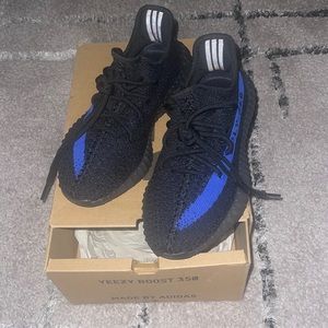 2022 Yeezy Boost 350 V2 'Dazzling Blue'